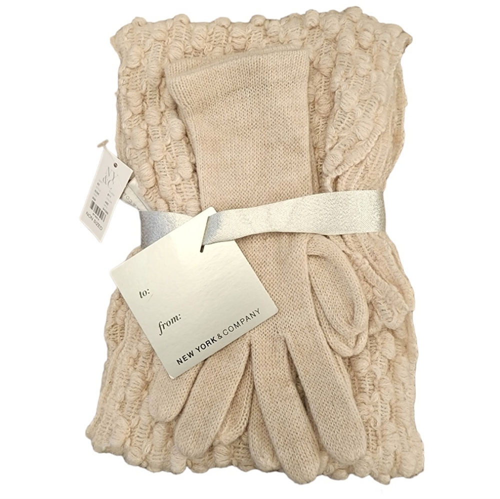 New York & Company Scarf & Gloves Gift Set NWT